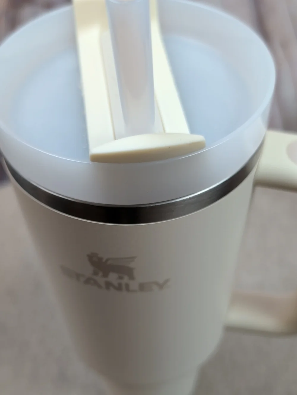 Stanley Cream Travel Mug with Handle - Insulated Drink Tumbler